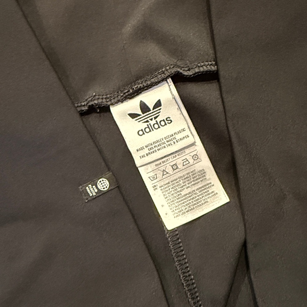 Adidas NWOT Women’s Black Workout Leggings - Picture 3 of 4